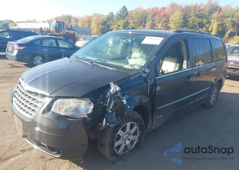 2010 Chrysler Town & Country Touring Plus from USA, damaged, VIN 2A4RR8D1XAR381016